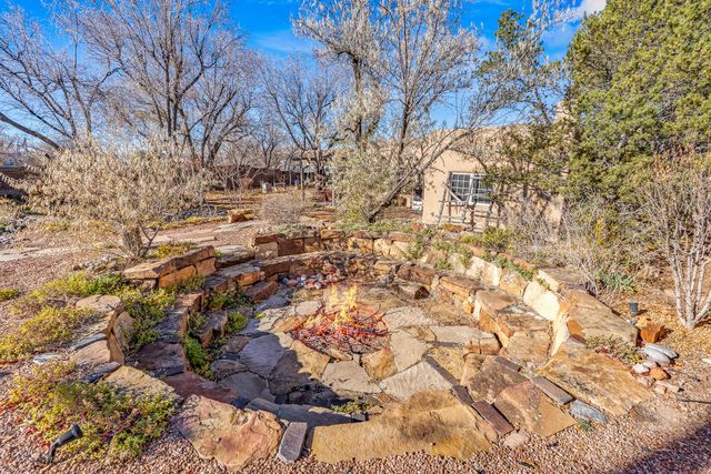 1109 Don Gaspar Lane, Santa Fe, NM 87505