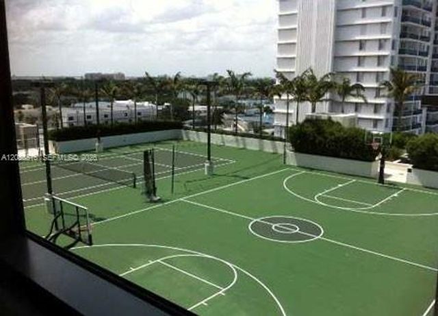 2201 Collins Avenue 707, Miami Beach, FL 33139