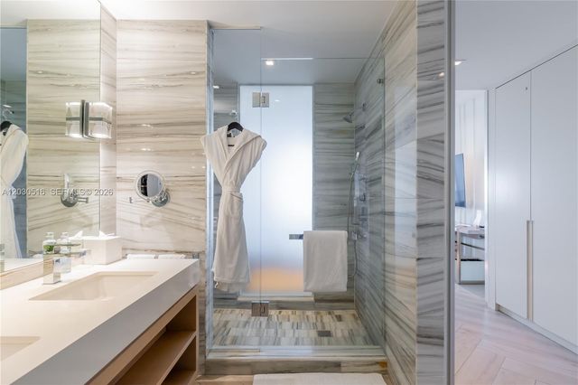 2201 Collins Avenue 707, Miami Beach, FL 33139
