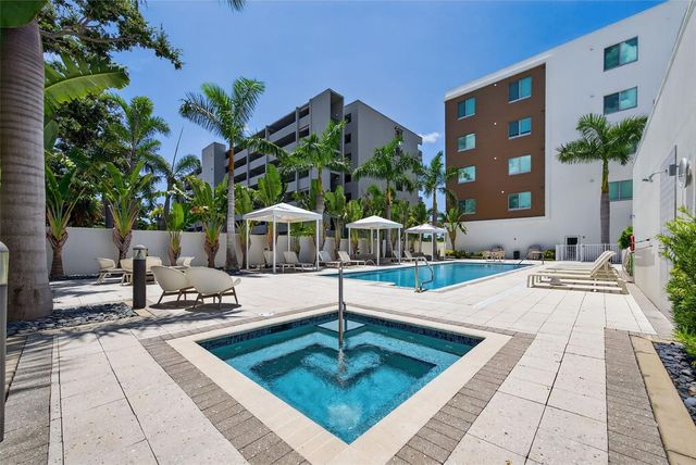 711 S PALM AVENUE 302, Sarasota, FL 34236