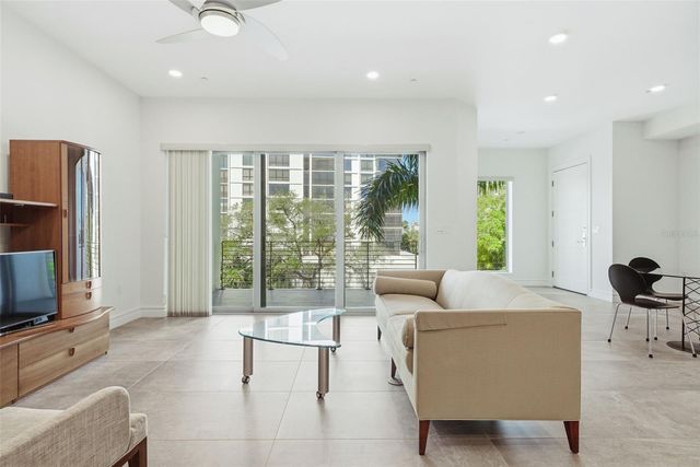 711 S PALM AVENUE 302, Sarasota, FL 34236