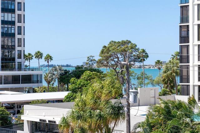 711 S PALM AVENUE 302, Sarasota, FL 34236