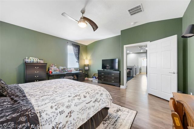 6841 Compass Cove Avenue, Las Vegas, NV 89142