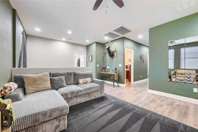 6841 Compass Cove Avenue, Las Vegas, NV 89142