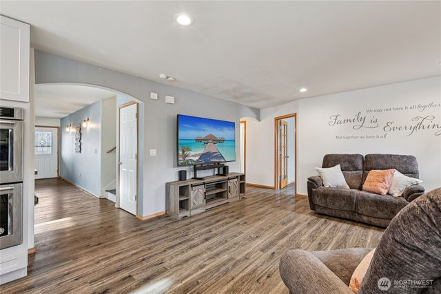 17323 79th DR NE, Arlington, WA 98223