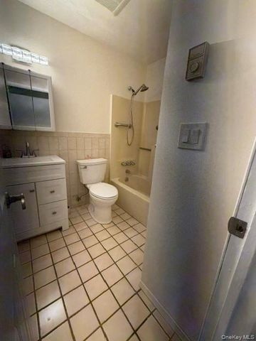 12 Athens, West Babylon, NY 11704