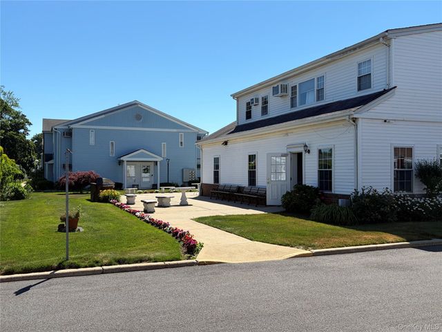 12 Athens, West Babylon, NY 11704