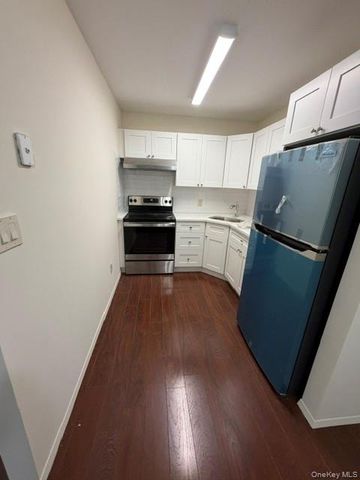 12 Athens, West Babylon, NY 11704