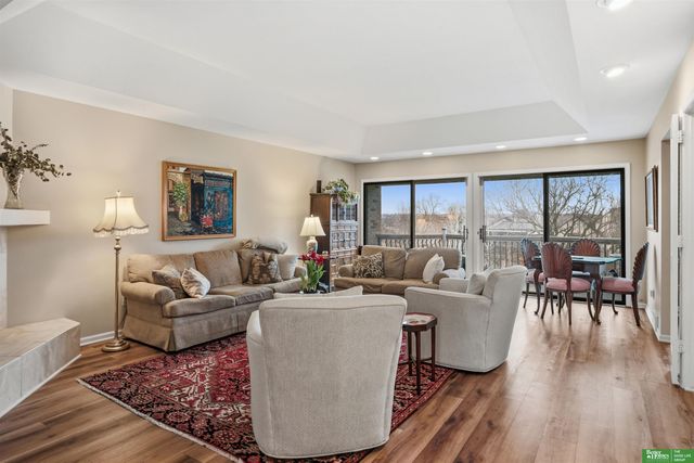 919 S 112th Plaza, Omaha, NE 68154