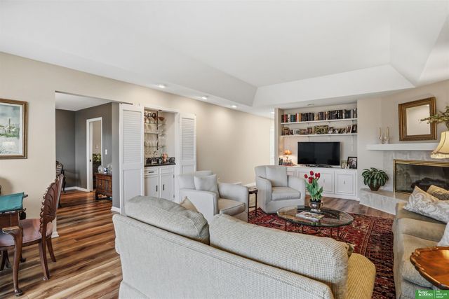 919 S 112th Plaza, Omaha, NE 68154