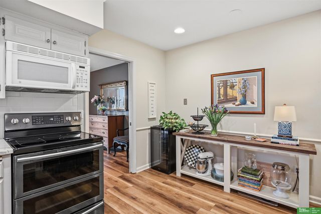 919 S 112th Plaza, Omaha, NE 68154