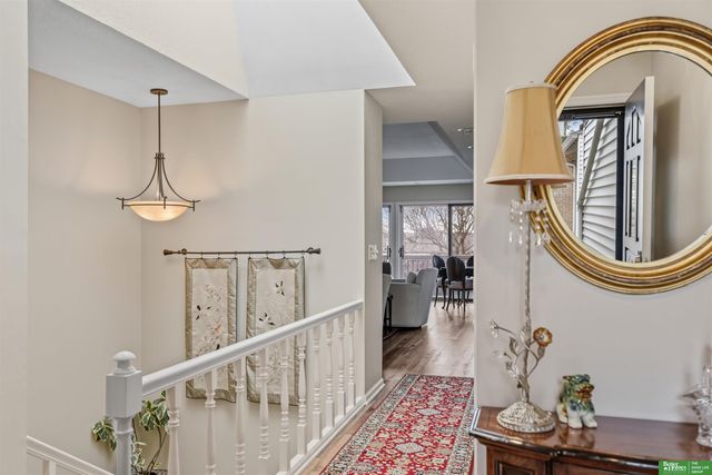 919 S 112th Plaza, Omaha, NE 68154