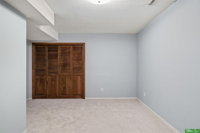 919 S 112th Plaza, Omaha, NE 68154