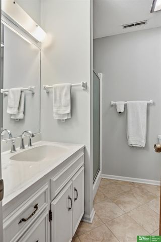 919 S 112th Plaza, Omaha, NE 68154