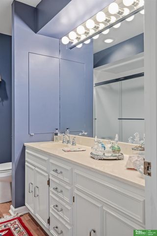 919 S 112th Plaza, Omaha, NE 68154