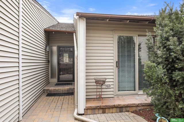 919 S 112th Plaza, Omaha, NE 68154