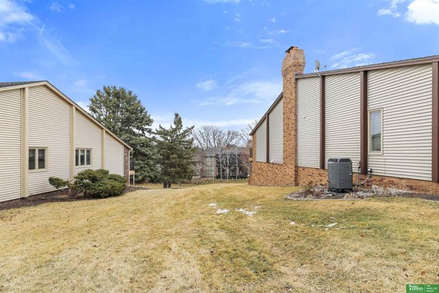 919 S 112th Plaza, Omaha, NE 68154