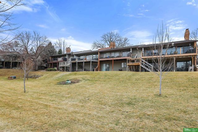 919 S 112th Plaza, Omaha, NE 68154