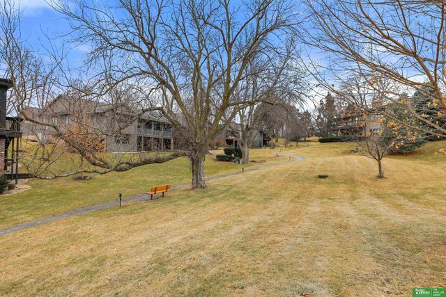 919 S 112th Plaza, Omaha, NE 68154