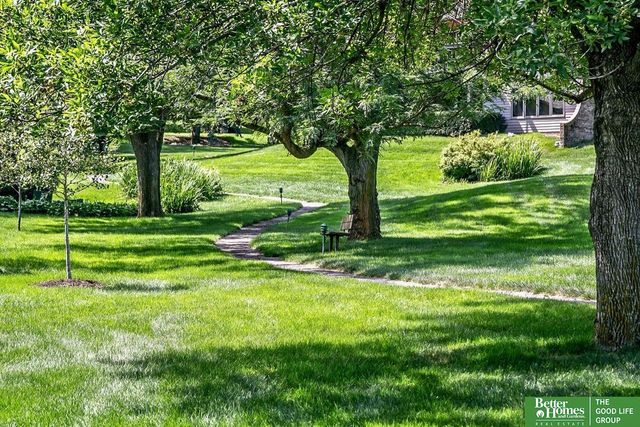 919 S 112th Plaza, Omaha, NE 68154