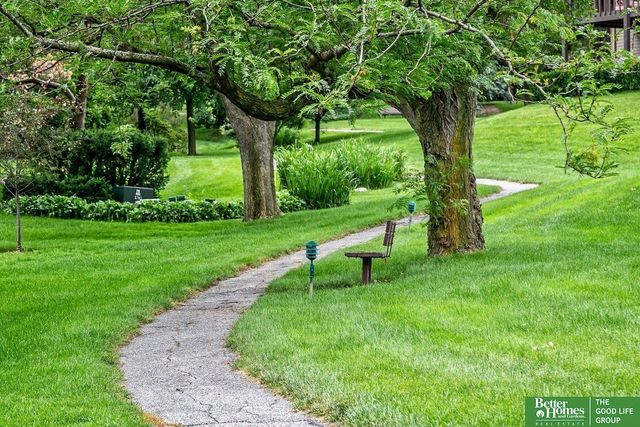 919 S 112th Plaza, Omaha, NE 68154