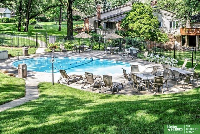 919 S 112th Plaza, Omaha, NE 68154