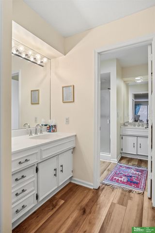 919 S 112th Plaza, Omaha, NE 68154