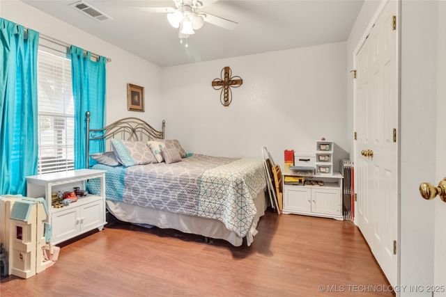 2122 W Walnut Street, Collinsville, OK 74021