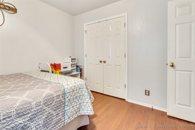 2122 W Walnut Street, Collinsville, OK 74021