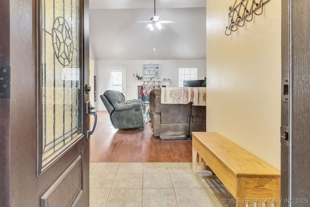 2122 W Walnut Street, Collinsville, OK 74021