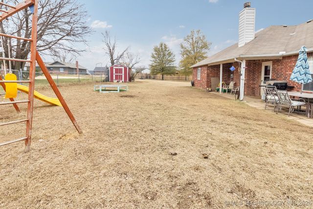2122 W Walnut Street, Collinsville, OK 74021