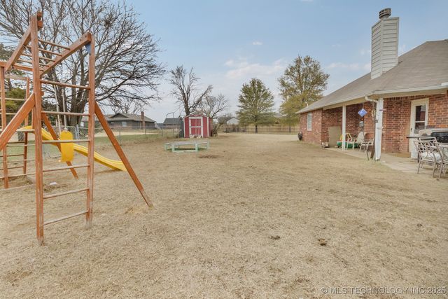 2122 W Walnut Street, Collinsville, OK 74021