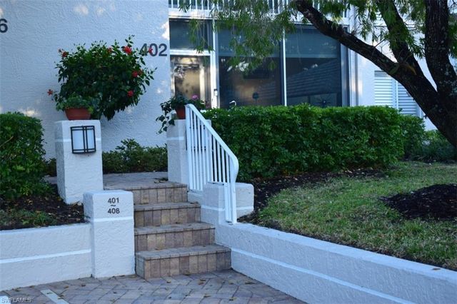 5817 Glencove DR # 402, Naples, FL 34108