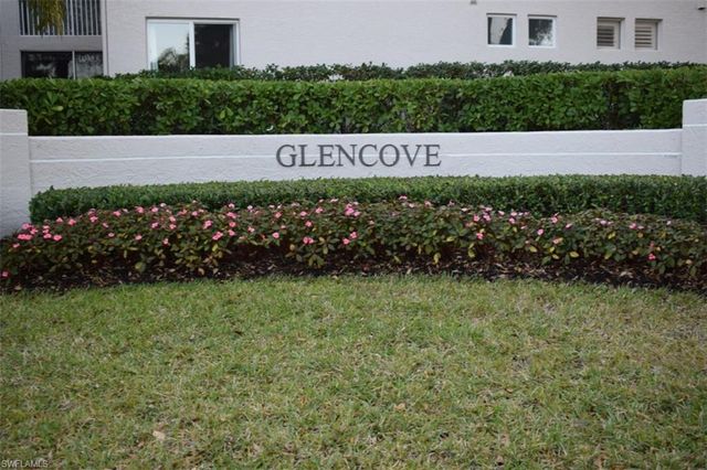 5817 Glencove DR # 402, Naples, FL 34108