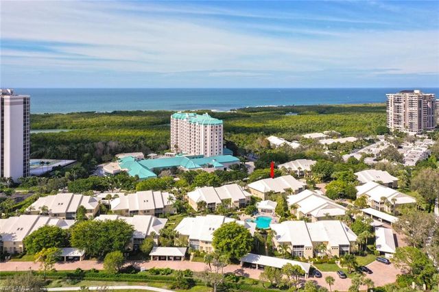 5817 Glencove DR # 402, Naples, FL 34108