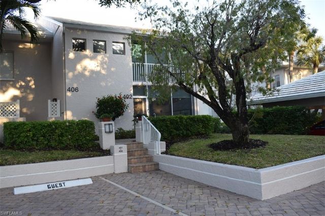 5817 Glencove DR # 402, Naples, FL 34108