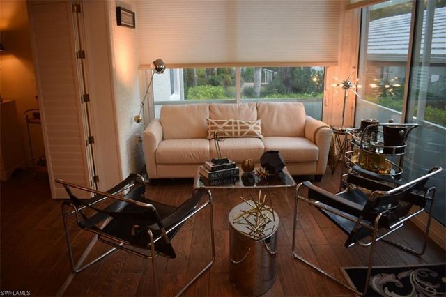 5817 Glencove DR # 402, Naples, FL 34108