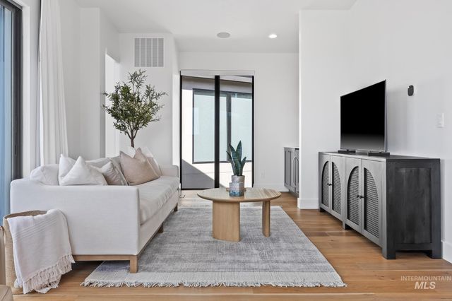 885 E Joplin Lane, Eagle, ID 83616