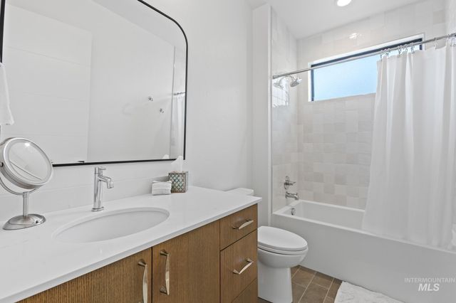 885 E Joplin Lane, Eagle, ID 83616