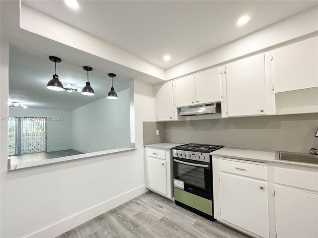 2005 Sans Souci Blvd 107, North Miami, FL 33181