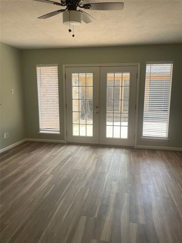15206 Carols Way Drive, Houston, TX 77070