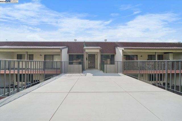 2500 Miramar Ave 101, Castro Valley, CA 94546