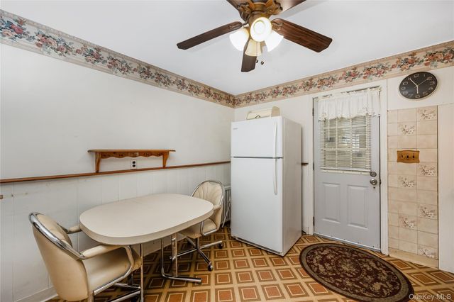 58 S Crescent Drive, Farmingdale, NY 11735
