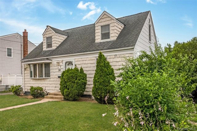 58 S Crescent Drive, Farmingdale, NY 11735