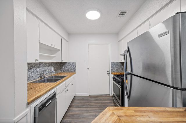 11301 Oakwood DR B, Austin, TX 78753