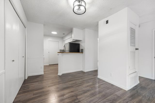 11301 Oakwood DR B, Austin, TX 78753