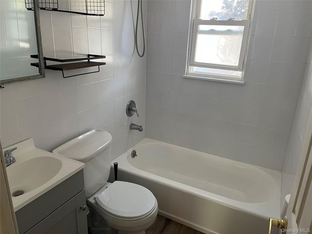 207 Wellington Road S, Garden City South, NY 11530