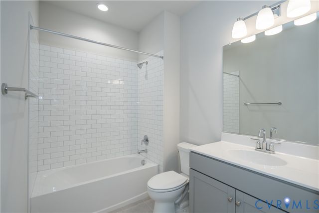 8724 Hope Farm Ln, Mechanicsville, VA 23111