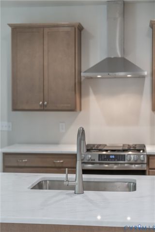 8724 Hope Farm Ln, Mechanicsville, VA 23111