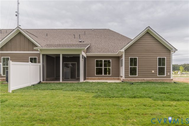 8724 Hope Farm Ln, Mechanicsville, VA 23111